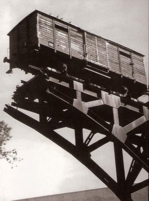 Deportation Memorial by Moshe Safdie in Yad Vashem, Jerusalem (Photo: Roy Wiehn)